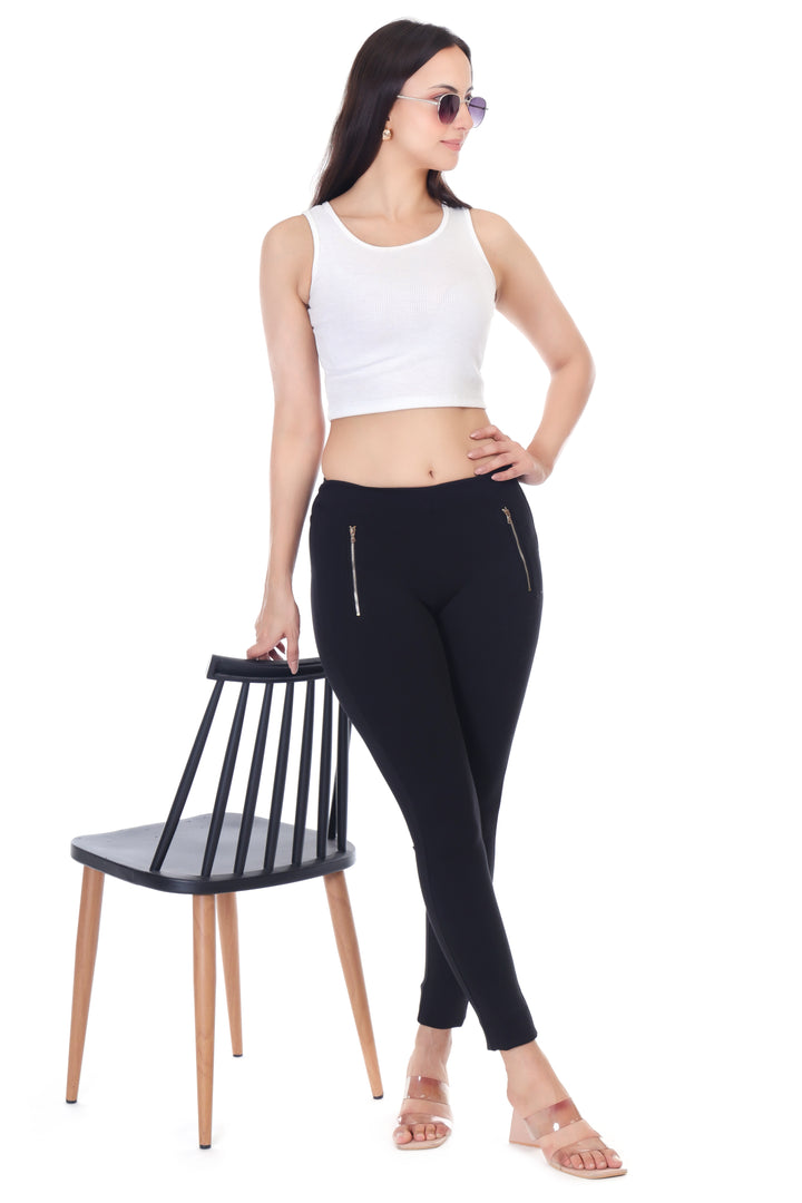 SLEEK ZIPPER POCKET BLACK JEGGING