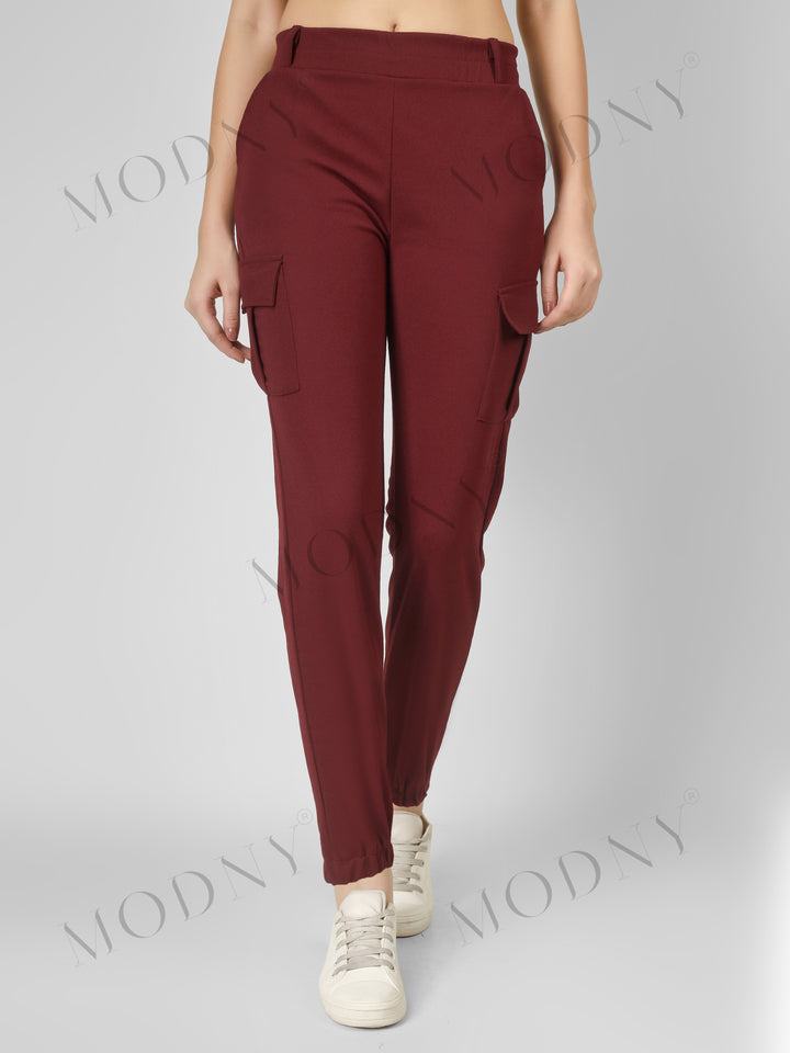 HIGH-WAISTES CARGO JOGGER