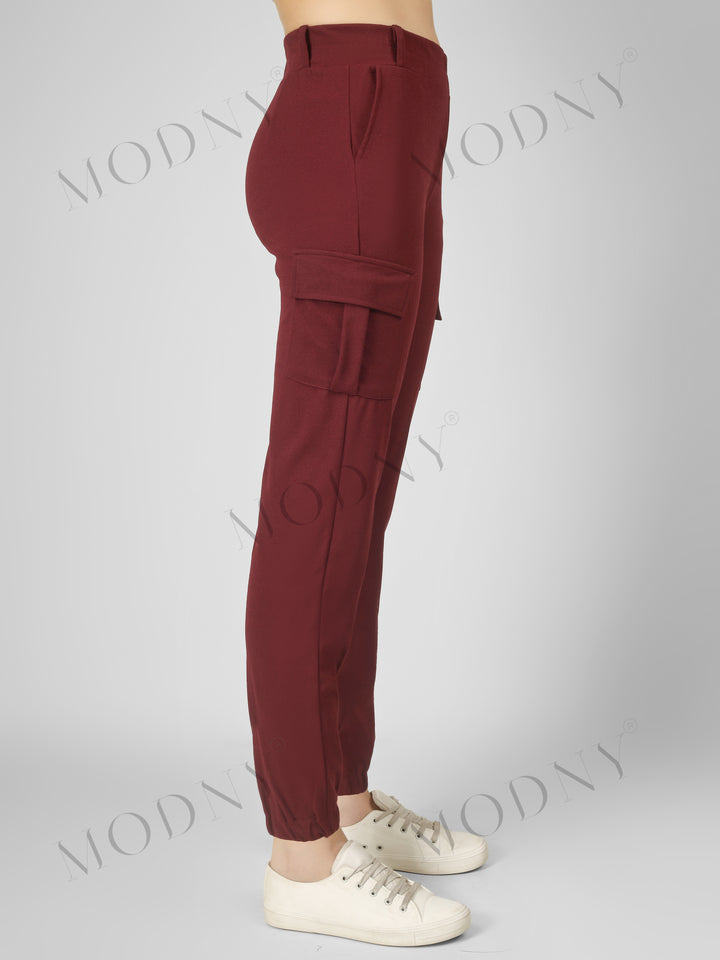 HIGH-WAISTES CARGO JOGGER