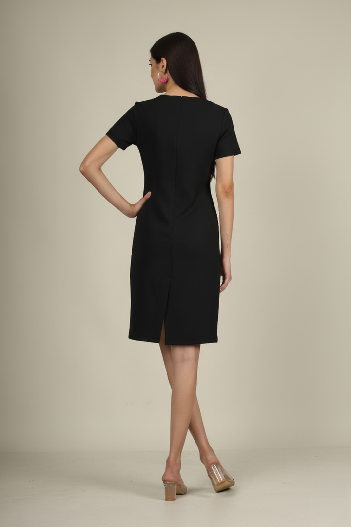CLASSIC ROUND NECK TIMELESS FORMAL DRESS