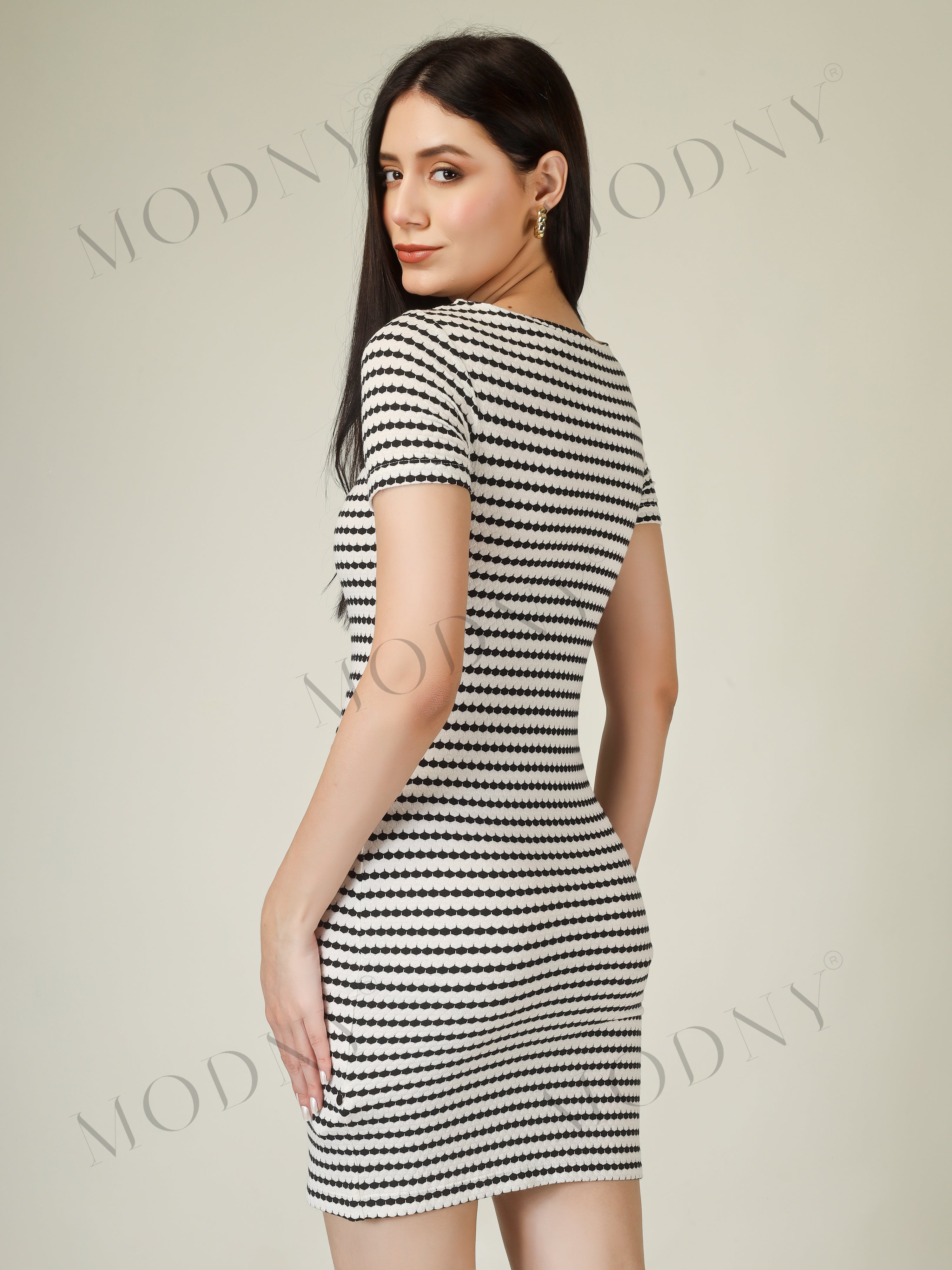 BLACK & WHITE SCALLOP STRIPE KNIT MINI DRESS