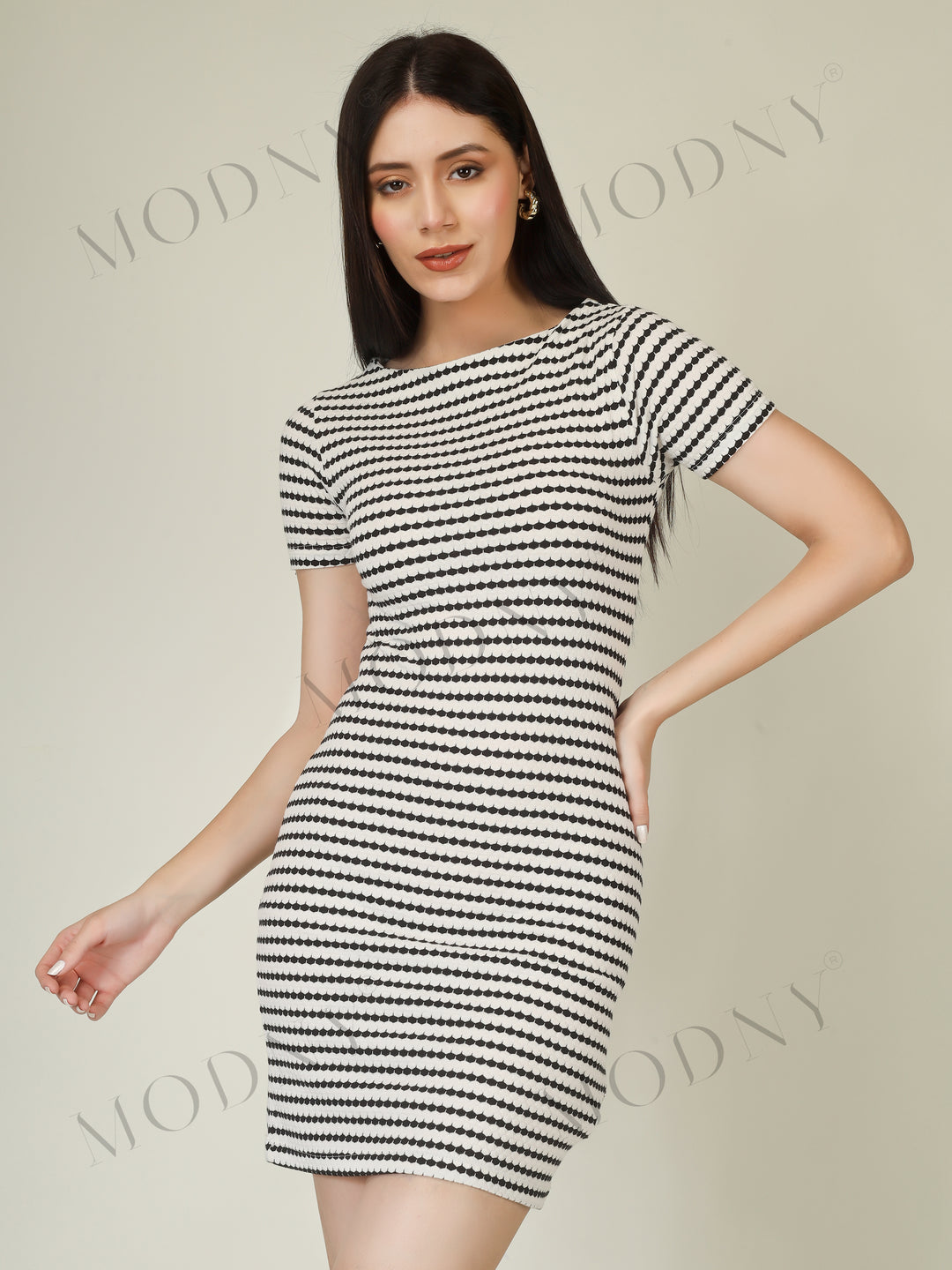 BLACK & WHITE SCALLOP STRIPE KNIT MINI DRESS