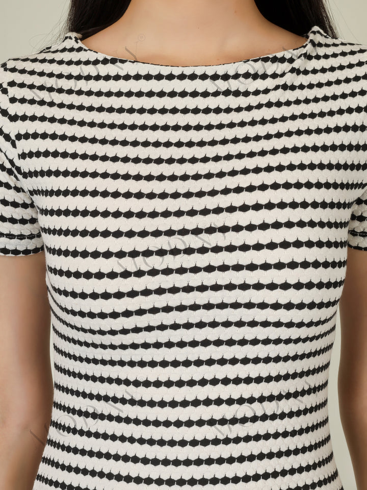 BLACK & WHITE SCALLOP STRIPE KNIT MINI DRESS