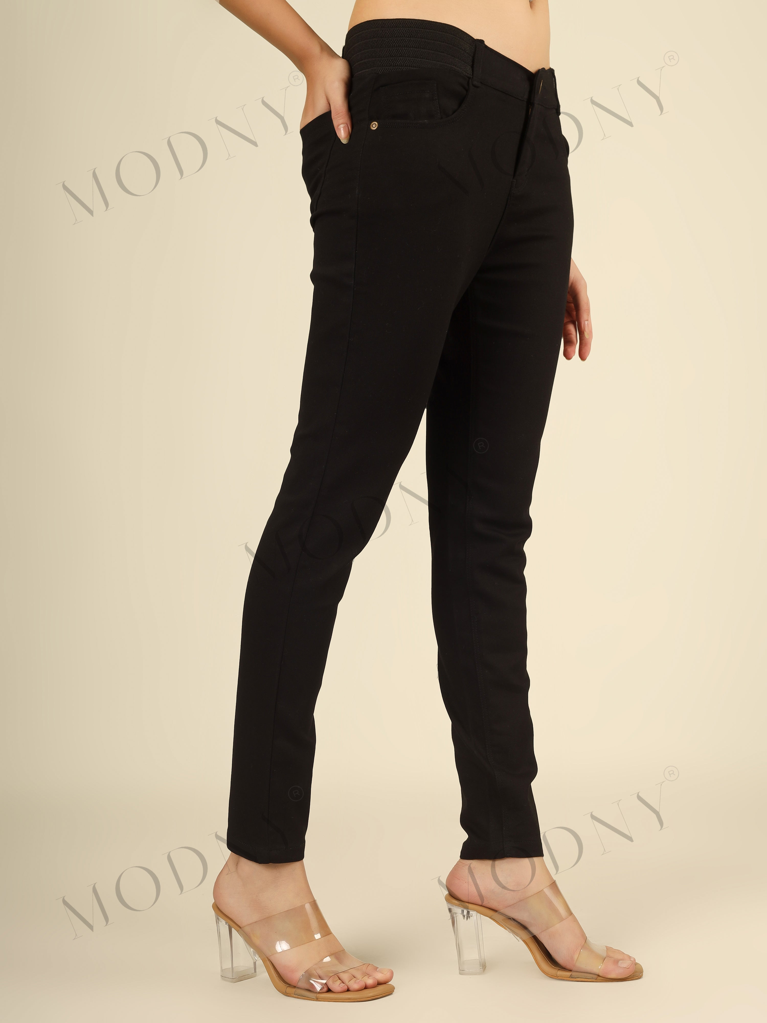 Contour Curve Denim Black Jeans