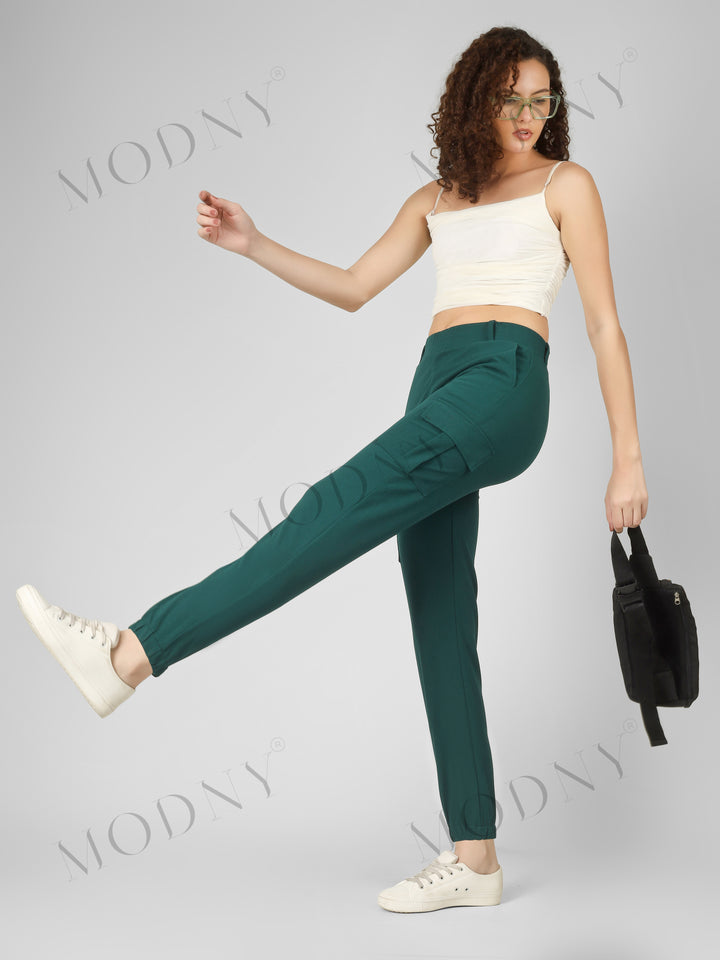 HIGH-WAISTES CARGO JOGGER