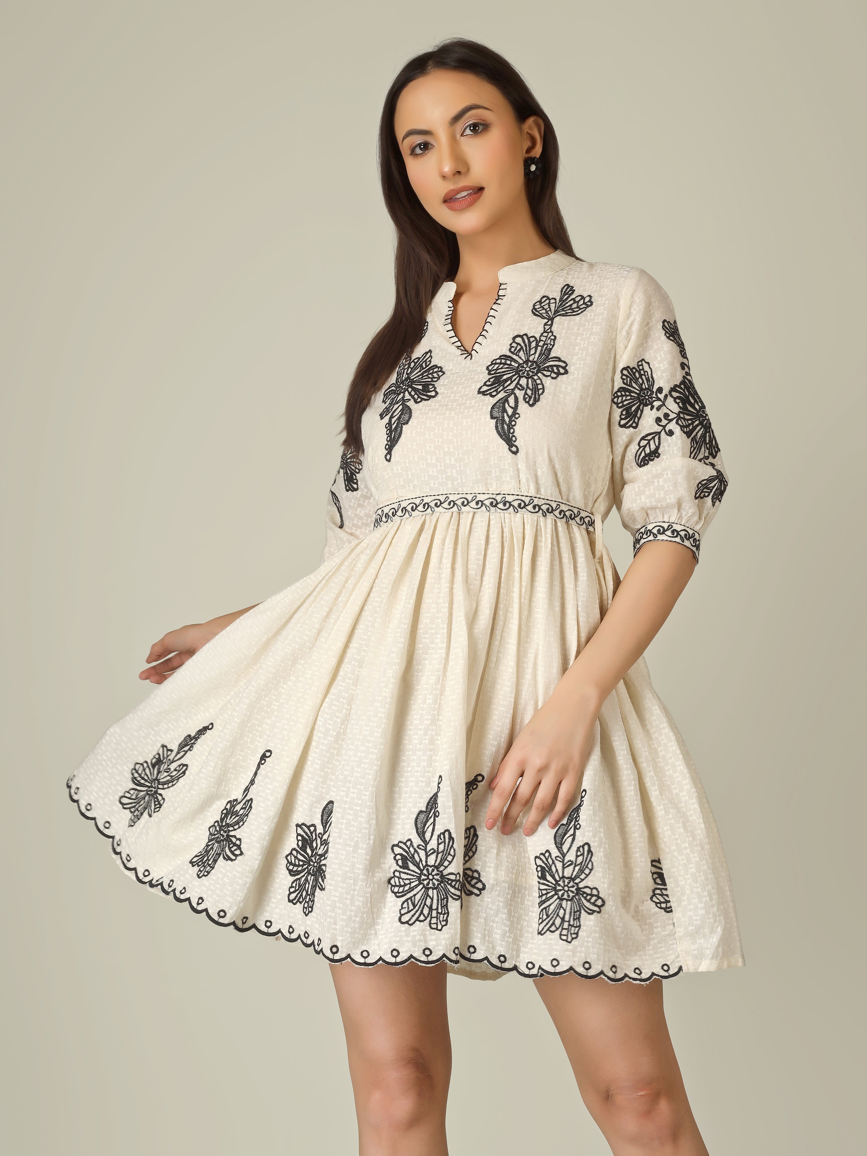 THREADED NOIR TUNIC
