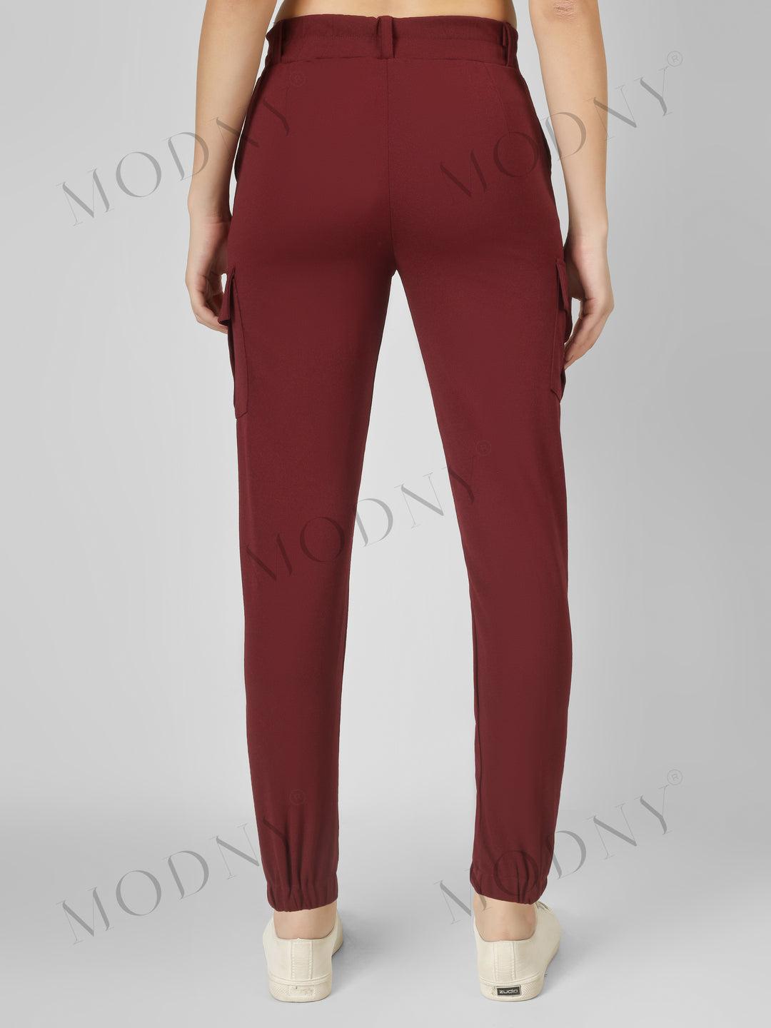 HIGH-WAISTES CARGO JOGGER