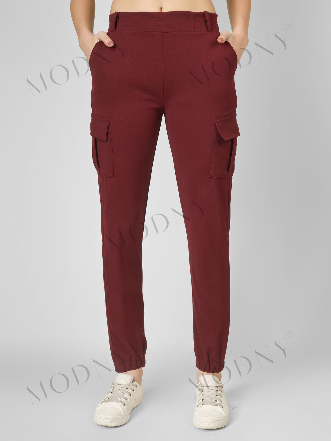 HIGH-WAISTES CARGO JOGGER