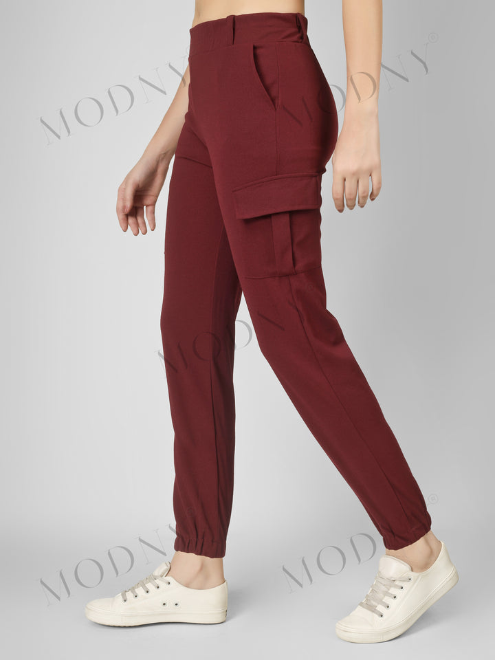 HIGH-WAISTES CARGO JOGGER