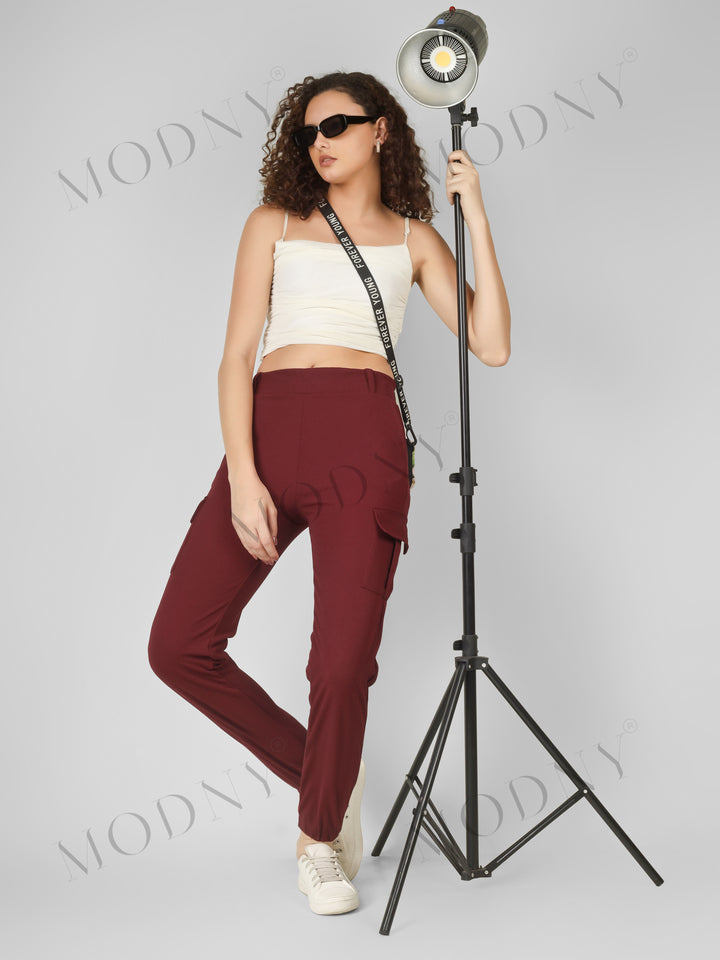 HIGH-WAISTES CARGO JOGGER