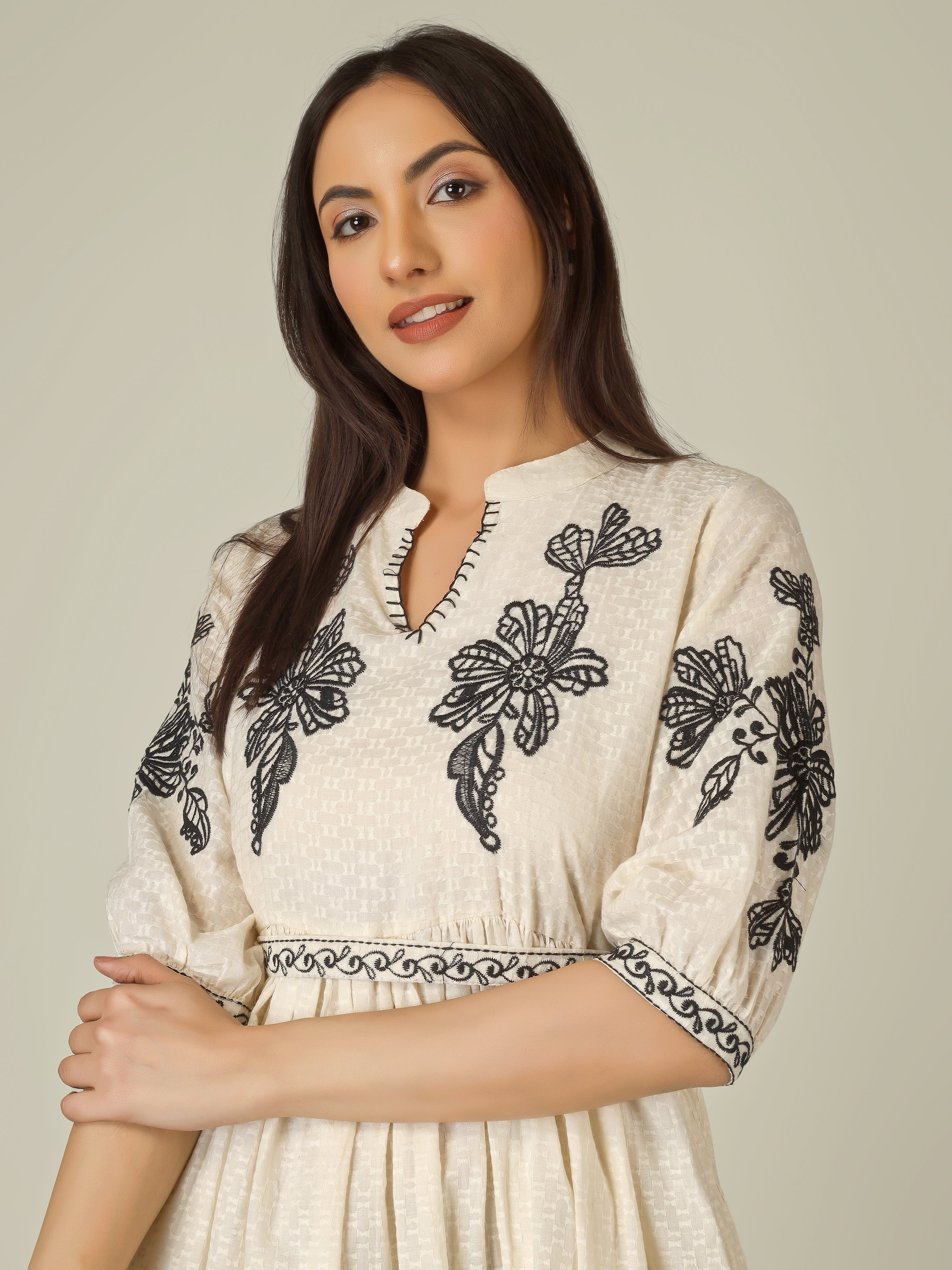 THREADED NOIR TUNIC