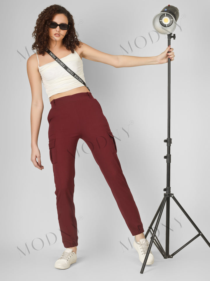 HIGH-WAISTES CARGO JOGGER