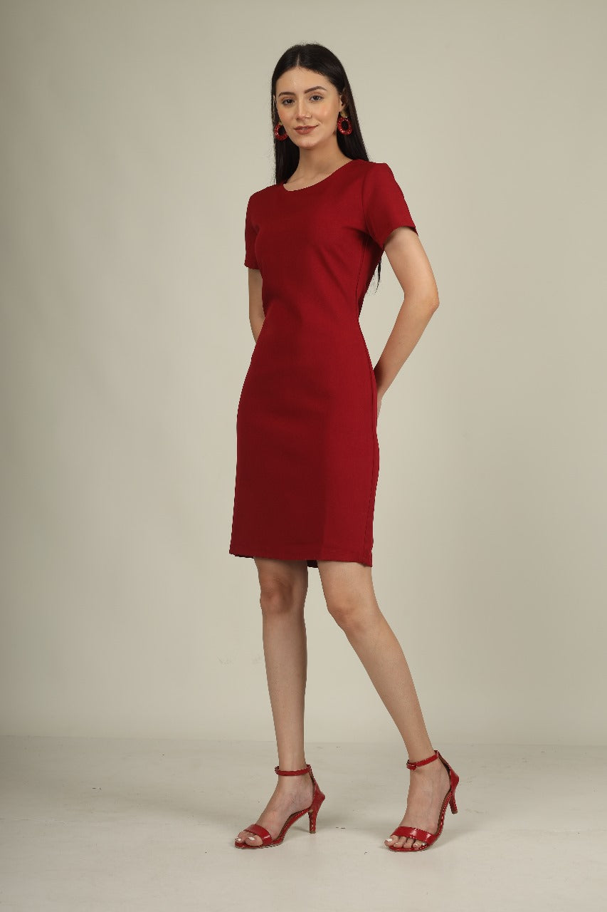 CLASSIC ROUND NECK TIMELESS FORMAL DRESS